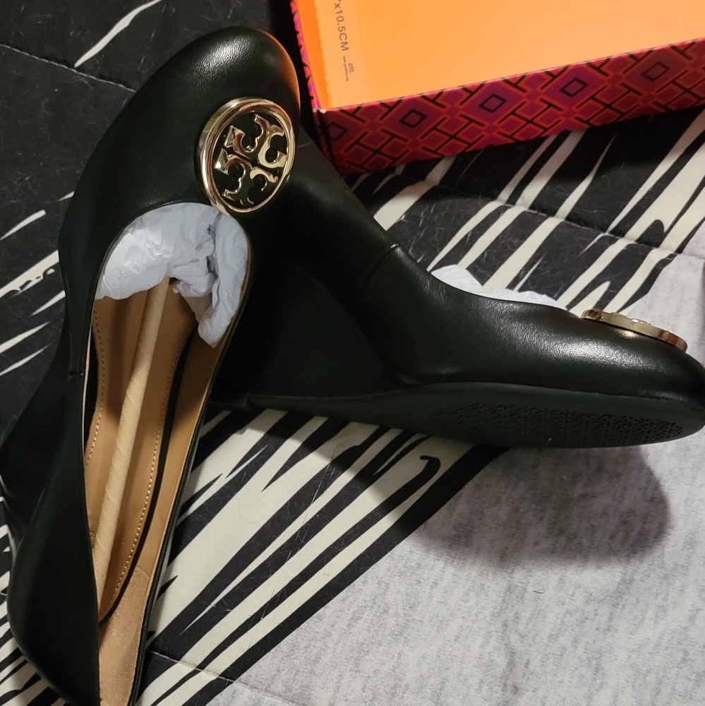 Bran new Tory Butch wedges